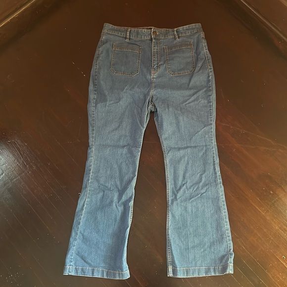 Cute High Waisted Flair Jeans - Picture 1 of 2